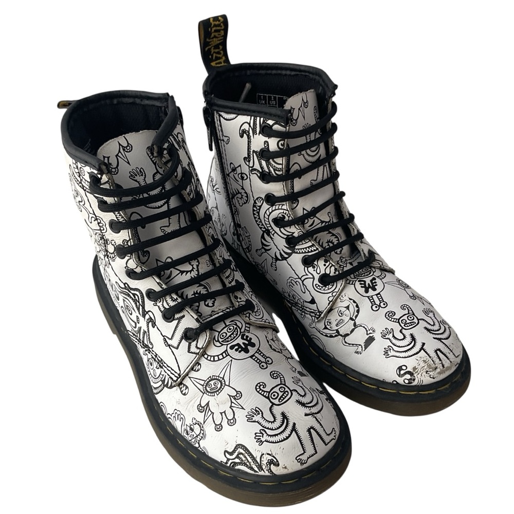 Dr Martens Air Wear Delaney Leather Doodle Print Combat Boots Kids Size 2